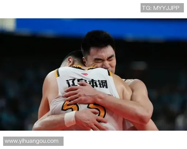 CBA赛场温情瞬间回顾：泪水与荣耀交织的感动时刻